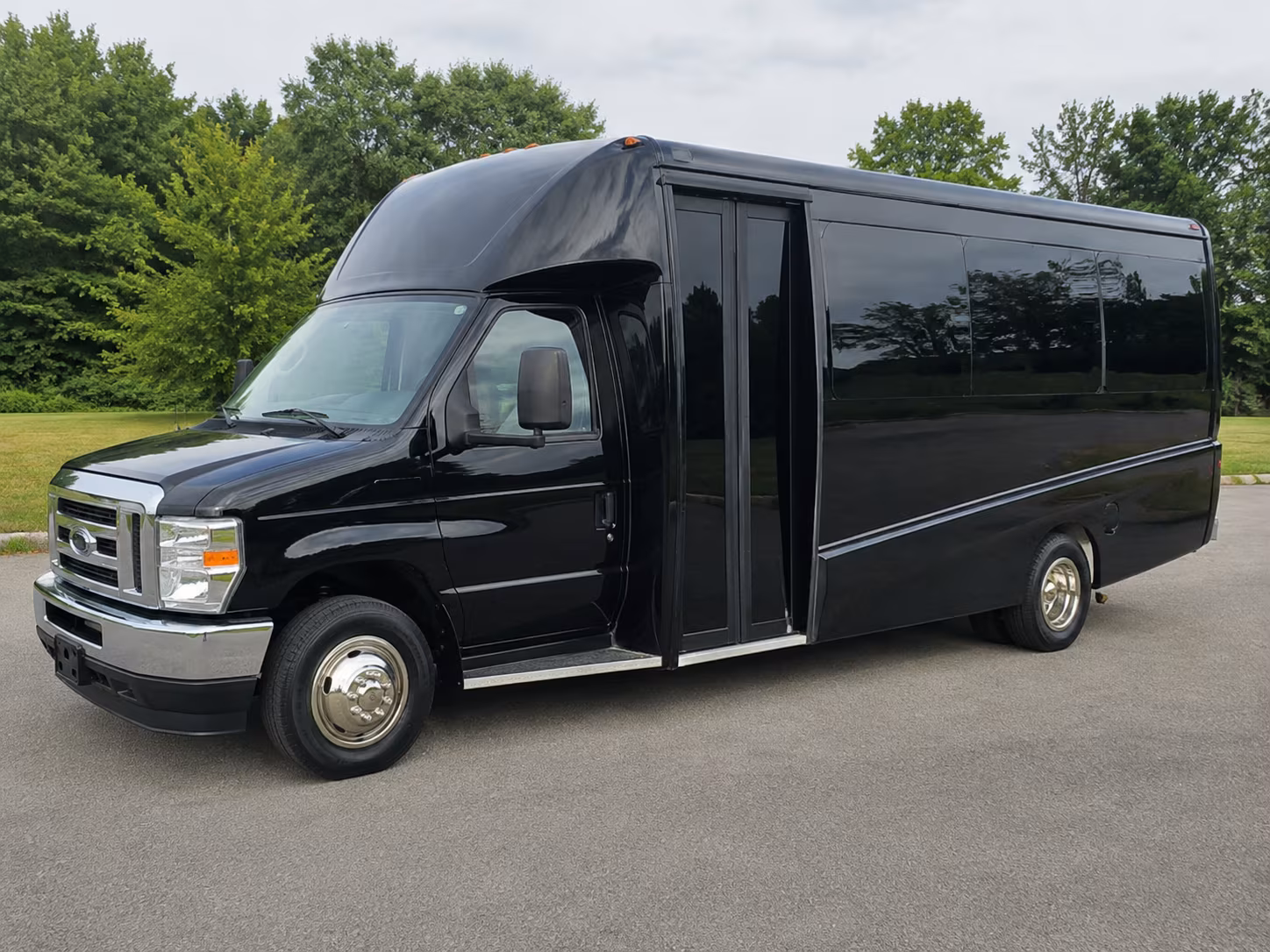 charter buses for zoo and nature field trips near escondido