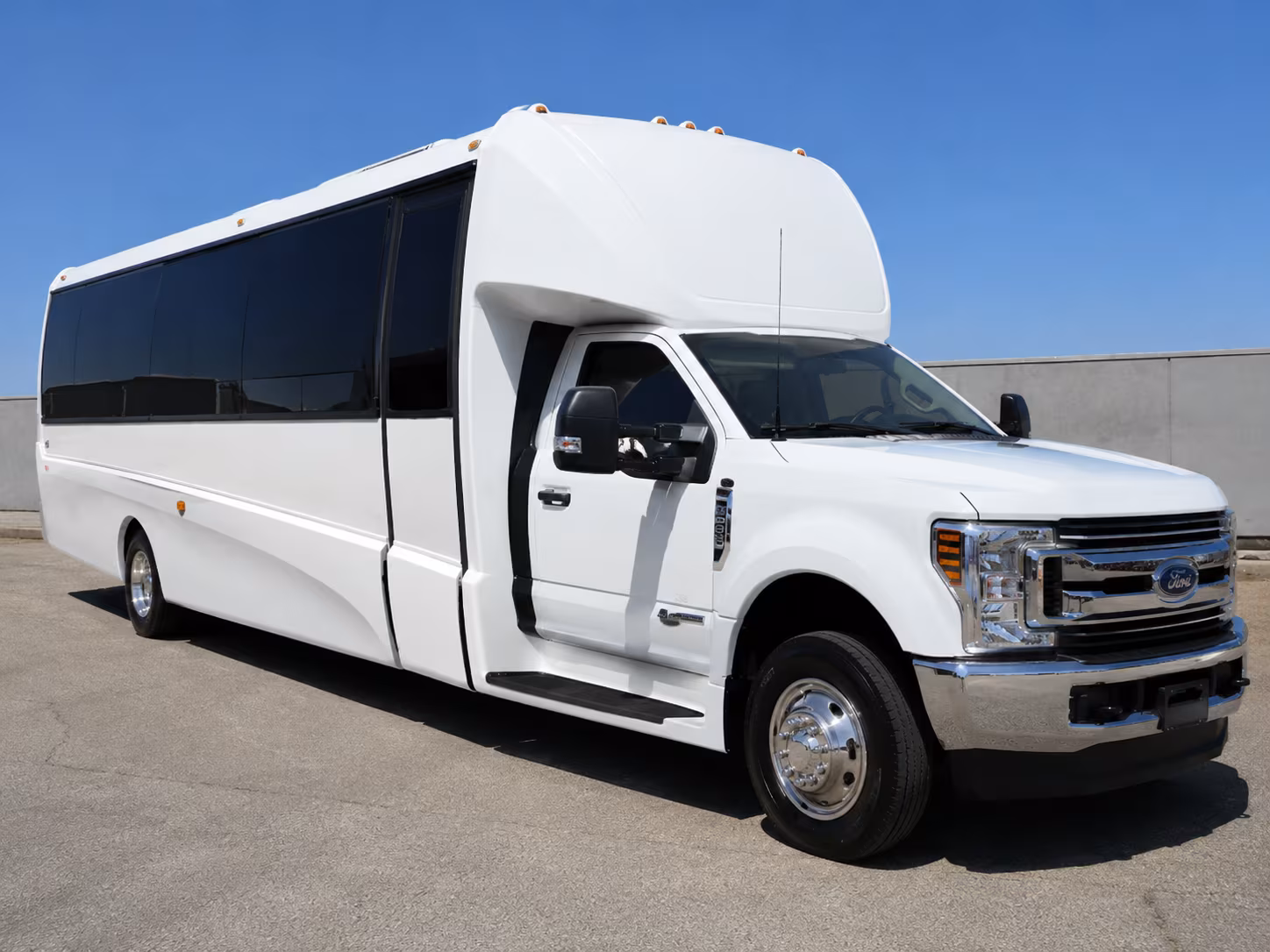 escondido bus rentals